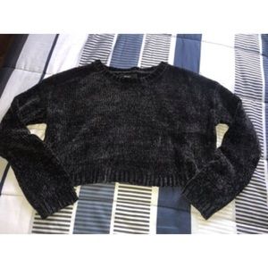 Cropped velvet sweater